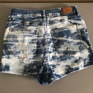 ❤️BDG Distressed Bleach Dyed High Waisted Shorts